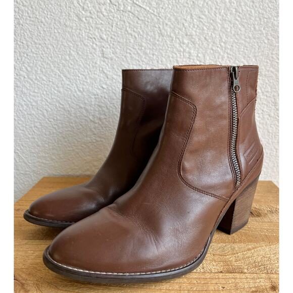 Hunter Refined Side Zip Leather Stacked Heel Ankle Boots in Bitter Chocolate - Picture 1 of 7